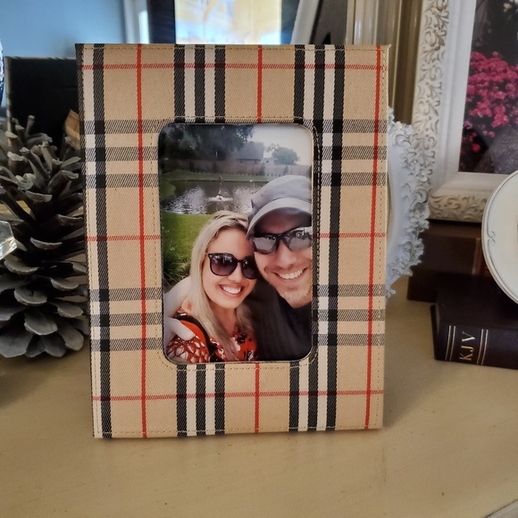 Frame Burberry Pattern - Picture 2 of 5